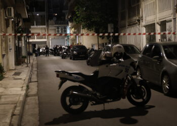 Θρίλερ στον Άγιο Παντελεήμονα: Νεκρός άνδρας σε διαμέρισμα – Ποιος εξετάζεται ως ύποπτος