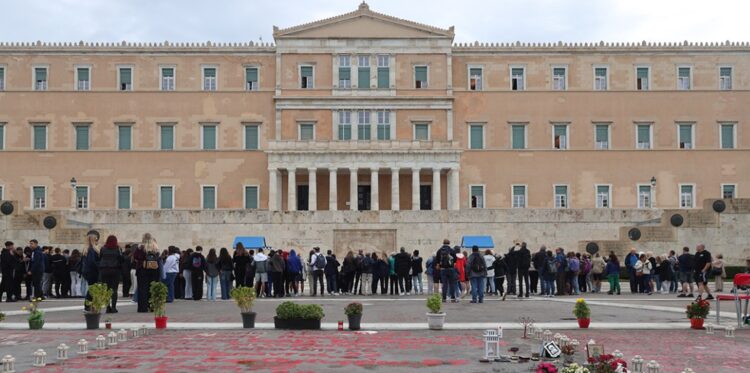 Ο Δένδιας «καθάρισε» για τον Άγνωστο Στρατιώτη: Περνά σε ιδιώτη την καθαριότητα