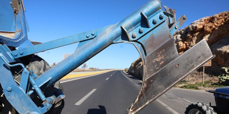 Στο αγροτικό ζητείται… γραμμή