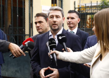 Ο Ανδρουλάκης περνά στην αντεπίθεση