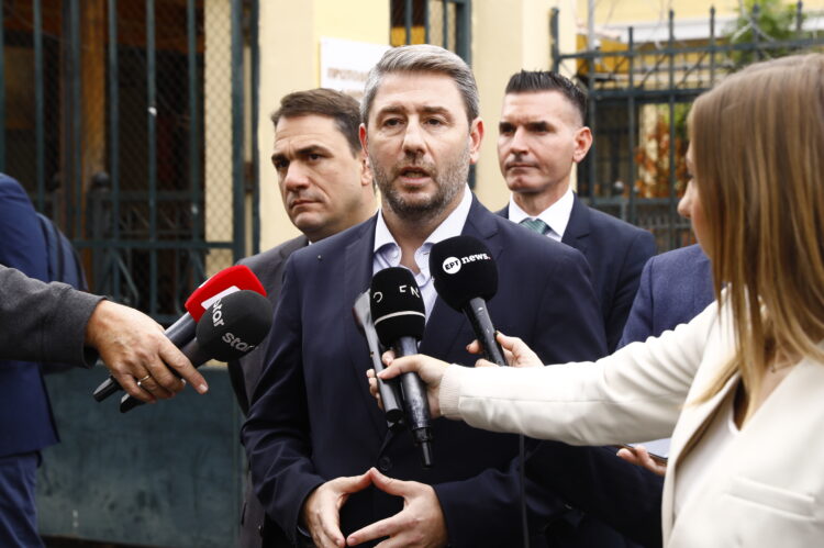 Ο Ανδρουλάκης περνά στην αντεπίθεση