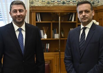 Αιχμές κατά Ανδρουλάκη για συνεργασίες από Δούκα: «Ναι» στο διάλογο του ΠΑΣΟΚ με άλλες προοδευτικές δυνάμεις