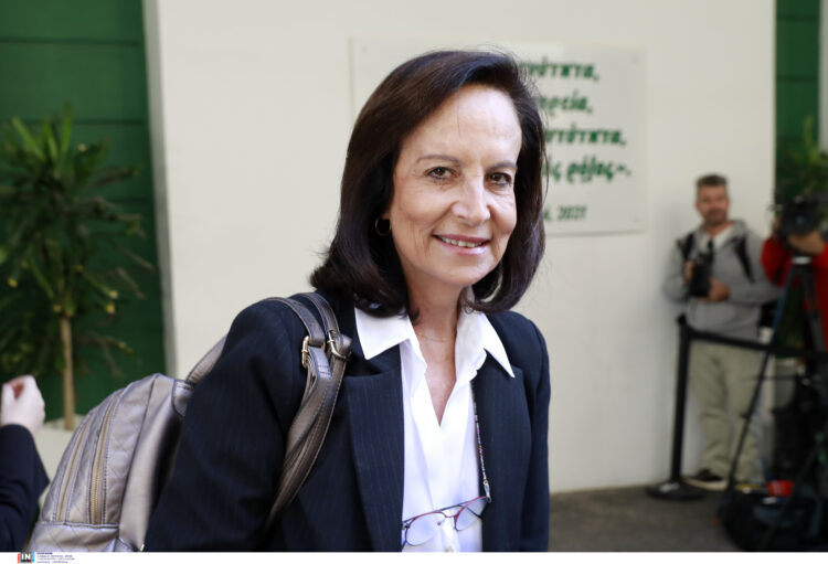 Μετά την κατακραυγή τα γυρνάει η Άννα Διαμαντοπούλου: «Απόλυτος σεβασμός στην κα. Καρυστιανού»