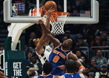 Ο Αντετοκούνμπο οδήγησε τους Μπακς σε ανατροπή απέναντι στους Νικς