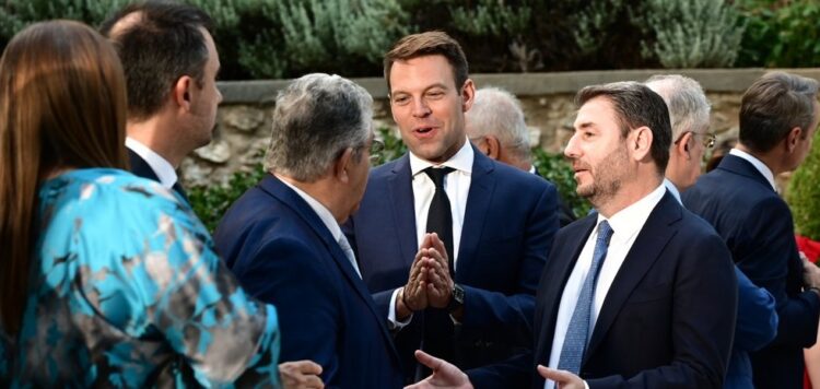 ΠΑΣΟΚ, ΣΥΡΙΖΑ, ΚΙΔΗ, ΝΕΑΡ: Ο θαυμαστός κόσμος της Ελληνικής Αντιπολίτευσης…