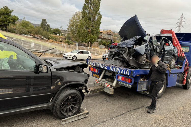 Τροχαίο στην Αθηνών-Κορίνθου: Νεκρός οδηγός μηχανής, συγκρούστηκε με φορτηγό και τυλίχθηκε στις φλόγες