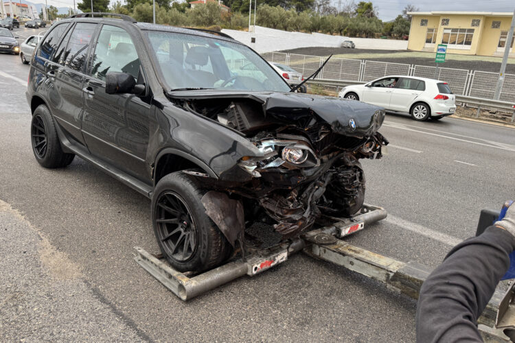 Τροχαίο στην Αθηνών-Κορίνθου: Νεκρός οδηγός μηχανής, συγκρούστηκε με φορτηγό και τυλίχθηκε στις φλόγες