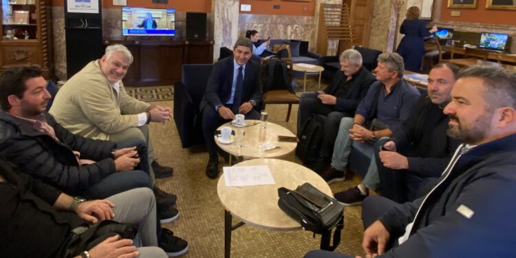 Τι ήθελε η κρητική αποστολή που συνάντησε τον Αυγενάκη στο εντευκτήριο