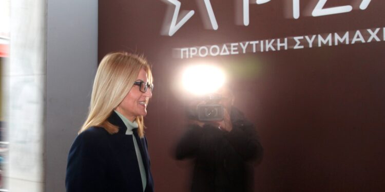 Οι σιωπές του ΣΥΡΙΖΑ και το βλέμμα στο νέο «Αλέξη»