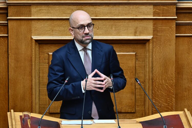 Ο Μπάρκας διαφωνεί με την αποχή της Αριστεράς από την κηδεία του Σαββόπουλου