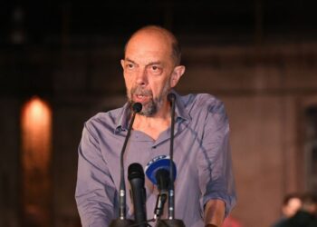 Νίκος Μπελαβίλας για την πλατεία Συντάγματος: «Το συλλογικό βήμα της Δημοκρατίας»