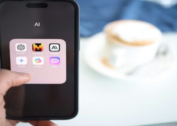 Πάνω 1,2 εκατ. άνθρωποι εκφράζουν αυτοκτονικές τάσεις στο ChatGPT