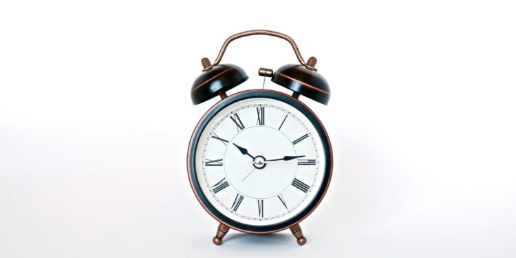 Αλλαγή ώρας: Μία ώρα «πίσω» τα ρολόγια από τα ξημερώματα της Κυριακής