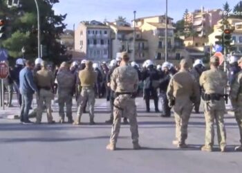 Κέρκυρα: Σε εξέλιξη συγκέντρωση διαμαρτυρίας για το Crown Iris στο λιμάνι