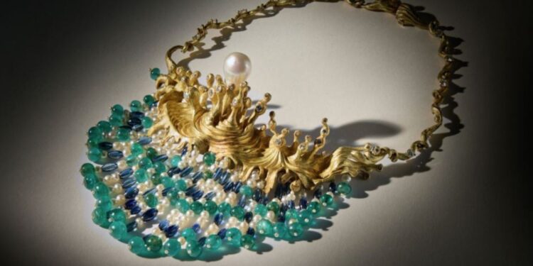 Κολιέ του Σαλβαντόρ Νταλί πουλήθηκε για 858.500 δολάρια