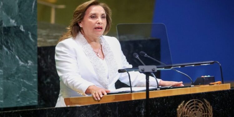 Περού: Ακατάλληλη η πρόεδρος Μπολουάρτε, καθαιρέθηκε από το Κογκρέσο