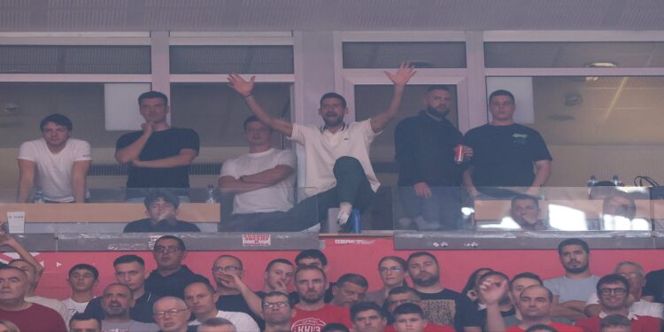 «Τρελαμένος» Τζόκοβιτς τραγούδησε σύνθημα του Ολυμπιακού (βίντεο)