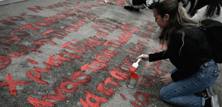 Τέμπη: Θα έχουμε πόλεμο αν σβήσουν τα ονόματα λένε οι συγγενείς