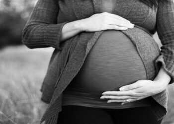 Άγρια κακοποιημένη έγκυος με τραύματα από πιρούνι στο «Αττικόν»