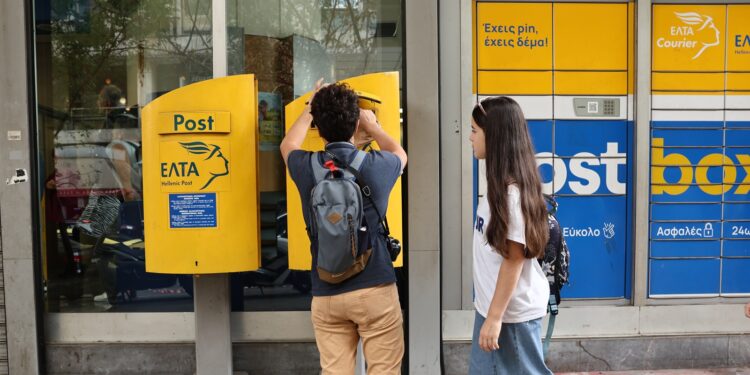 Αναβρασμός στην ΚΟ της ΝΔ για το «λουκέτο» στα ΕΛΤΑ – Συντάχθηκε με αίτημα του ΣΥΡΙΖΑ ο Πέτσας