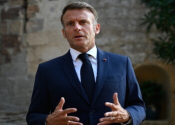 Μακρόν για Λούβρο: Σειρά μέτρων για τον εκσυγχρονισμό της ασφαλείας του μουσείου
