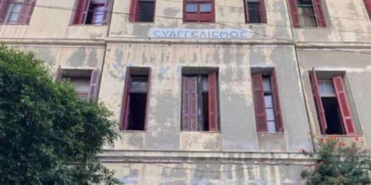 Ηράκλειο: Νέα επιχείρηση της ΕΛ.ΑΣ. στην κατάληψη του Ευαγγελισμού – Έξι συλλήψεις