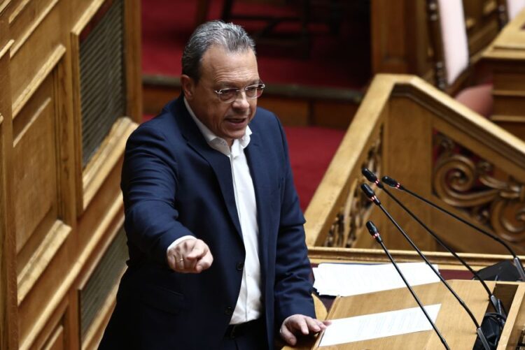 Φάμελλος: Η Ελλάδα Μητσοτάκη είναι χώρα εργαζόμενων φτωχών