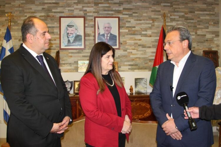 Συνάντηση Φάμελλου με την Παλαιστίνια υπουργό Εξωτερικών: Μονόδρομος η λύση δύο κρατών