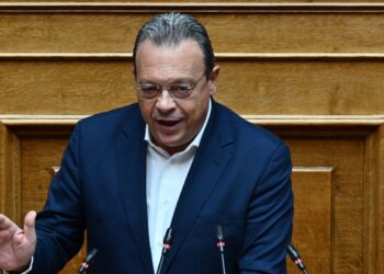 Φάμελλος: Ζούμε την τέλεια καταιγίδα – Made by Mitsotakis