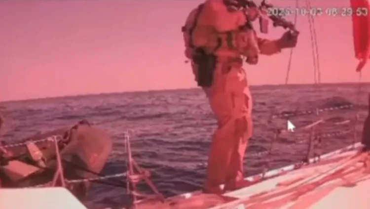 Αναχαιτίστηκε το τελευταίο πλοίο του στόλου προς τη Γάζα