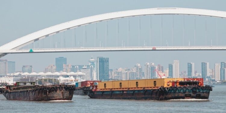 Μάχη μέχρις εσχάτων θα δώσει η Κίνα απέναντι στους δασμούς του Τραμπ