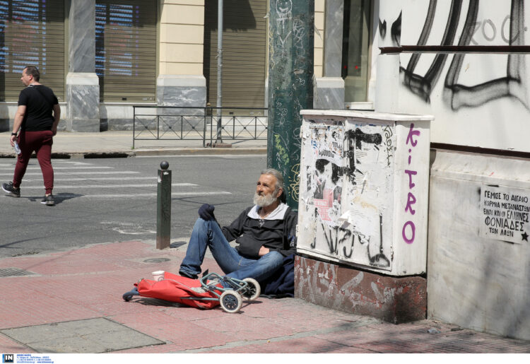 Φαραντούρης: Η φτωχοποίηση των Ελλήνων οφείλεται στην απουσία κυβερνητικής παρέμβασης