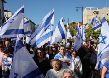 Δοκιμάζεται η εκεχειρία στη Μέση Ανατολή – Πιέσεις στην κυβέρνηση από οικογένειες ομήρων για καθυστέρηση της συμφωνίας