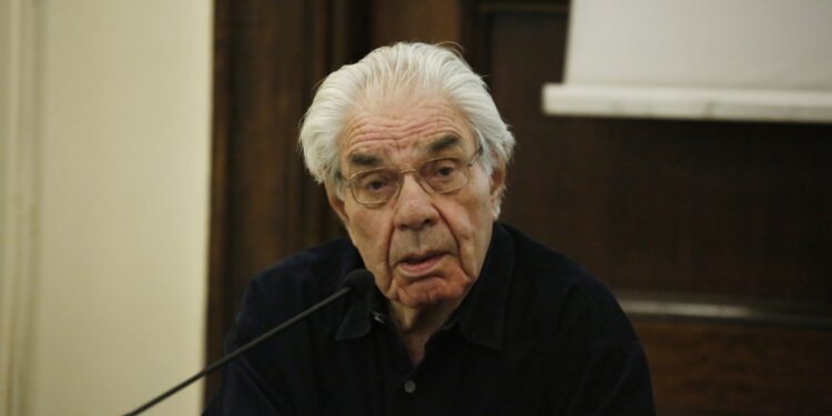 Έφυγε από τη ζωή ο συνταγματολόγος Γιώργος Κασιμάτης