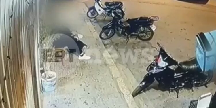 Βλέπουν ποτά «μπόμπες» πίσω από τον θάνατο της 16χρονης στο Γκάζι – Διαφωνούν Άδωνις και ΕΛΑΣ για το ποιος ειδοποίησε την αστυνομία