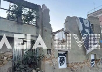 Πύργος: Ετοιμόρροπο κτίριο κατέρρευσε στην πλατεία Μ. Θεοδωράκη – Ζημιές σε οχήματα