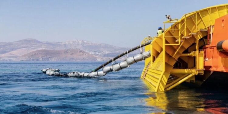 Πανικός στο Μαξίμου με την ηλεκτρική διασύνδεση – Άστραψε και βρόντηξε ο Μητσοτάκης