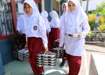 Ινδονησία: Μαζική δηλητηρίαση μαθητών από δωρεάν σχολικά γεύματα