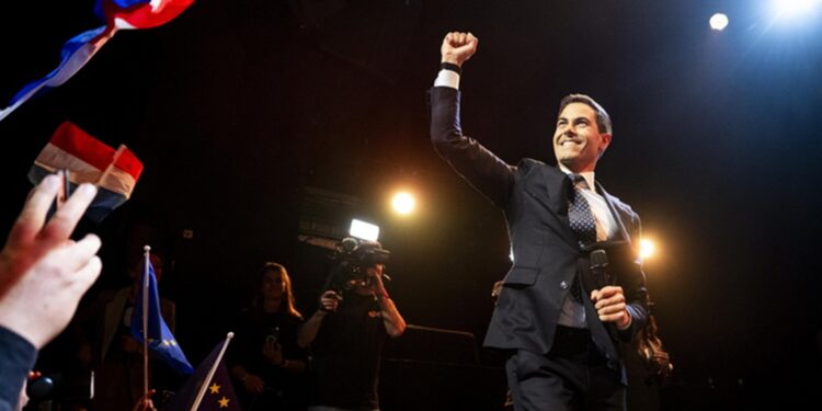 Ποιος είναι ο 38χρονος Ρομπ Γιέτεν: Θα γίνει ο πρώτος ανοιχτά γκέι πρωθυπουργός της Ολλανδίας