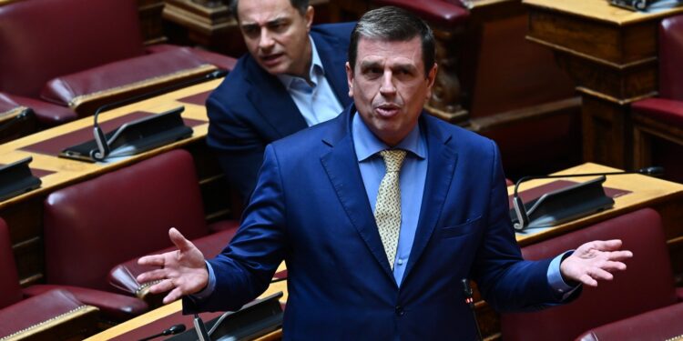 Απάντηση Καιρίδη στα υπονοούμενα Βελόπουλου: Στον βούρκο το γουρούνι έχει το πάνω χέρι