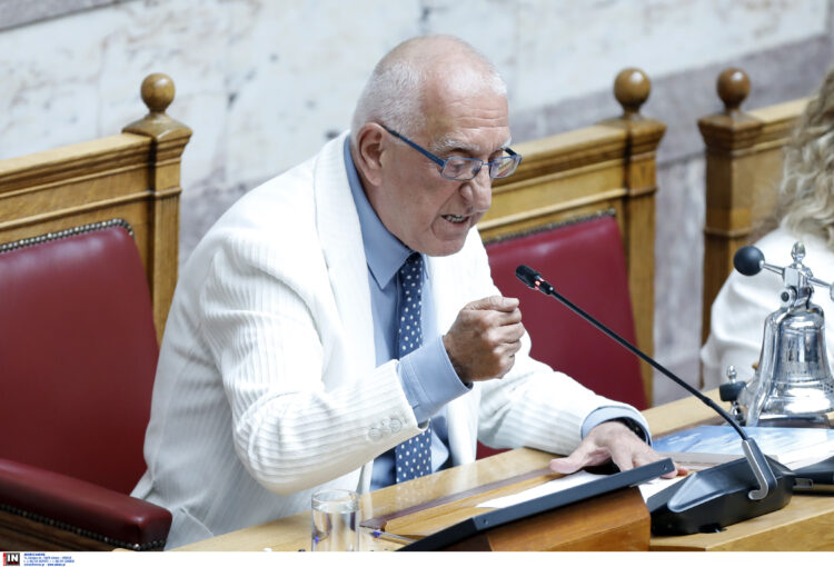 Κακλαμάνης σε Βελόπουλο: «Εγώ είμαι υπέρ να ενώνω και όχι να διχάζω»