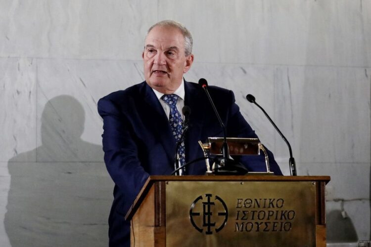 Τα νέα «καρφιά» Καραμανλή, η παρουσία Σαμαρά και η ερμηνεία του Μαξίμου