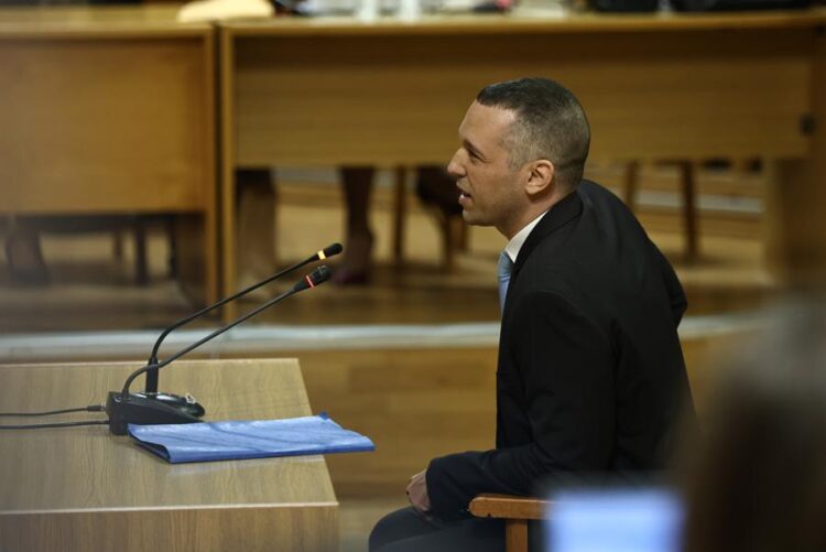 Κασιδιάρης: «Απεταξάμην» τη Χρυσή Αυγή – Η… εμφάνιση μεταμέλειας υπό τον κίνδυνο νέων ποινών