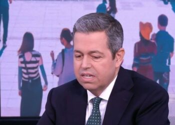 «Προσκλητήριο» Τσίπρα περιμένει ο Κεδίκογλου: Καλή μέρα για την Κεντροαριστερά