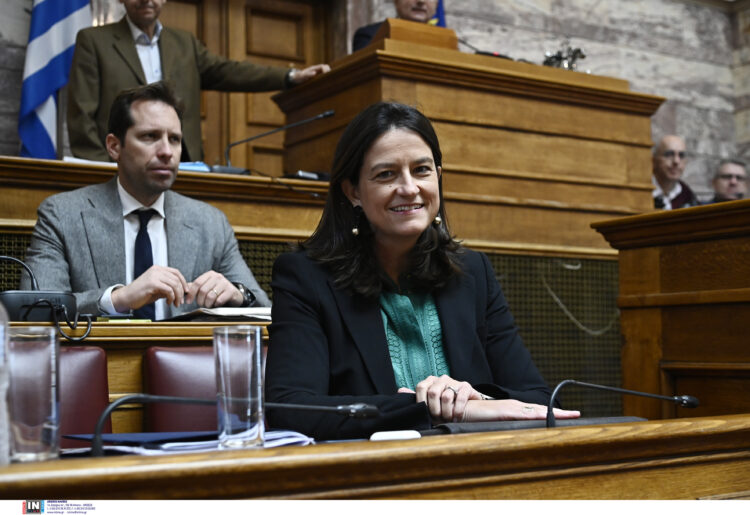 Πανηγυρίζουν οι εργοδότες με το νομοσχέδιο Κεραμέως για το 13ωρο