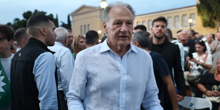 «Μύρισαν» εκλογές και κήρυξαν επιστράτευση των «παλιοσειρών» στη Χαριλάου Τρικούπη