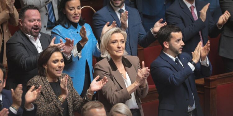 Politico: Συμβολική νίκη της Μαρίν Λεπέν – Επίθεση κατά της Συμφωνίας του 1968