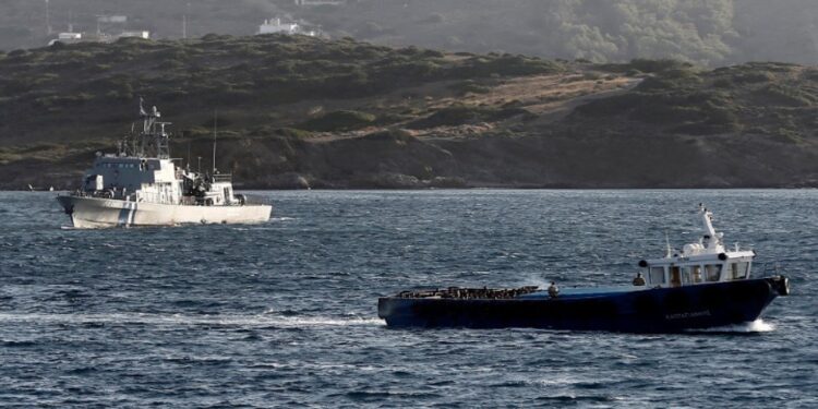 Εντοπισμός και διάσωση 63 μεταναστών δυτικά της Ζακύνθου