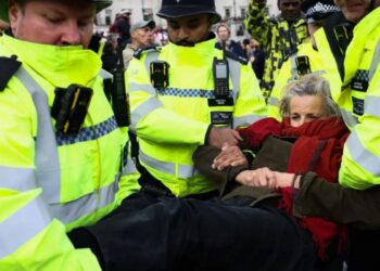 Βρετανία: Δικαστική δίωξη σε 30 ακτιβιστές που διαδήλωναν υπέρ της Palestine Action