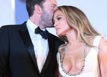 Τζένιφερ Λόπεζ – Μπεν Άφλεκ: Η πρώτη κοινή εμφάνιση μετά το διαζύγιο και τα λόγια αγάπης στο κόκκινο χαλί